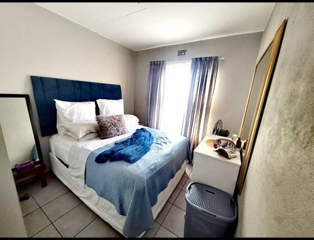 2 BEDROOM APARTMENT FOR SALE IN CLUBVIEW